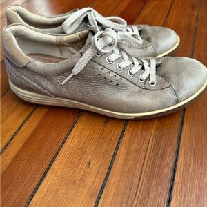 Ecco Women's Taupe , Sz38, Leather Lace-Up Sneakers